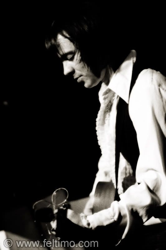 IMAGE: http://i91.photobucket.com/albums/k287/dinof/9O1O8261www.jpg