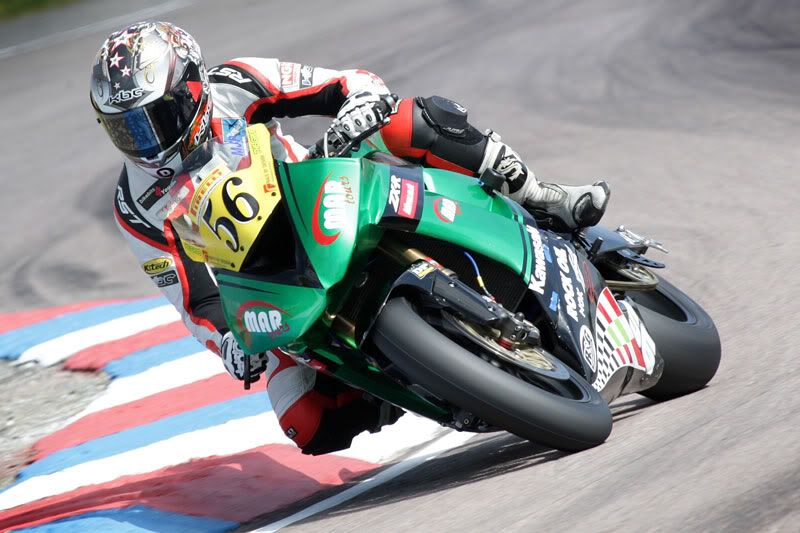 IMAGE: http://i91.photobucket.com/albums/k287/dinof/9O1O8825w.jpg