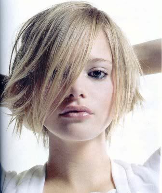 capelli scalati tagli. ho i capelli mossi)ma è