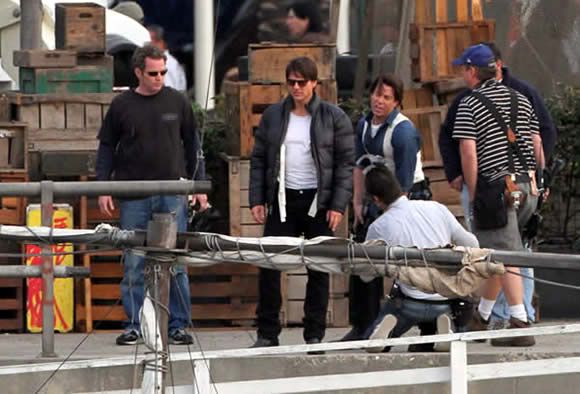 tom cruise body double. Tom Cruise and Stunt Double