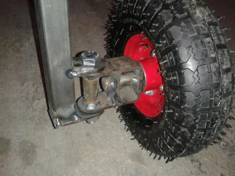 European Style BBQ (grill) on Pneumatic Wheels