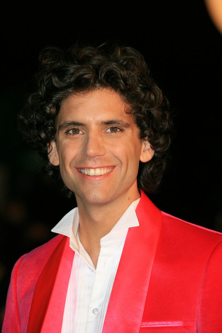 38522_Mika-_2008_NRJ_Music_AwardsJa.jpg