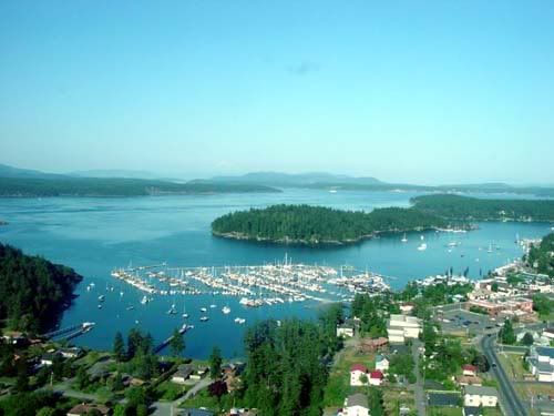 http://i91.photobucket.com/albums/k313/Stoat_2006/FridayHarbor2.jpg