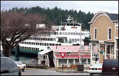 http://i91.photobucket.com/albums/k313/Stoat_2006/FridayHarborFerryDock.jpg