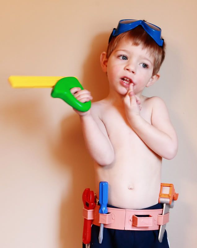 IMAGE: http://i91.photobucket.com/albums/k313/becky_us/Jacobtools2.jpg?t=1235415783