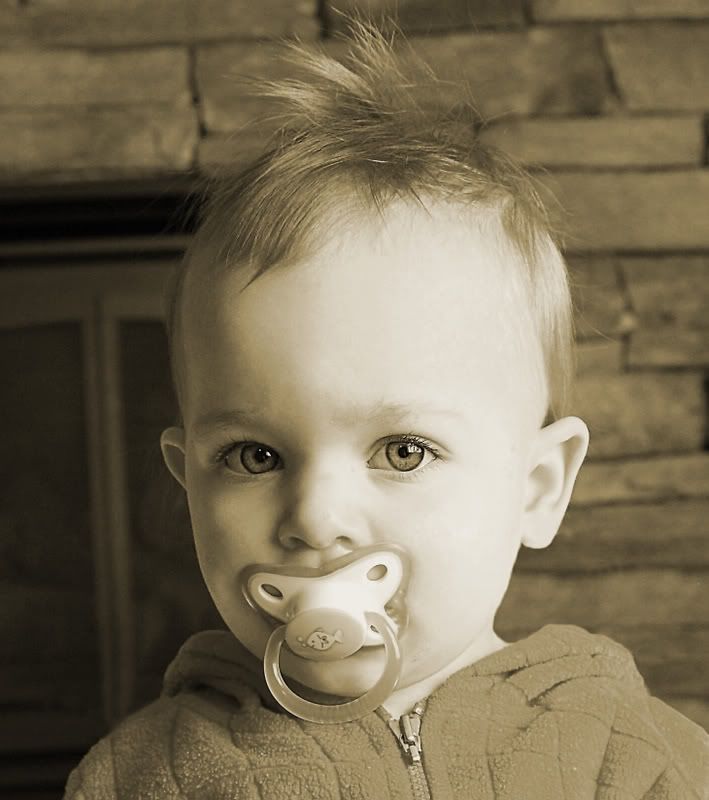 IMAGE: http://i91.photobucket.com/albums/k313/becky_us/blackwhite.jpg?t=1235525242