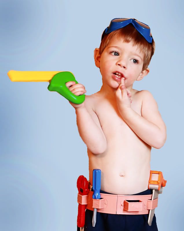 IMAGE: http://i91.photobucket.com/albums/k313/becky_us/jacobtoolbelt.jpg?t=1235427618