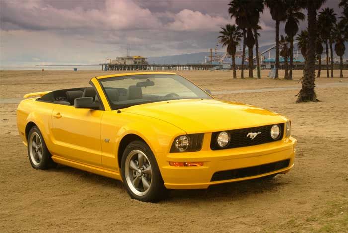 the best summer getaway - The best Summer getaway Ever. - Page 4 2005_ford_mustang_convertible_100008378_l.jpg